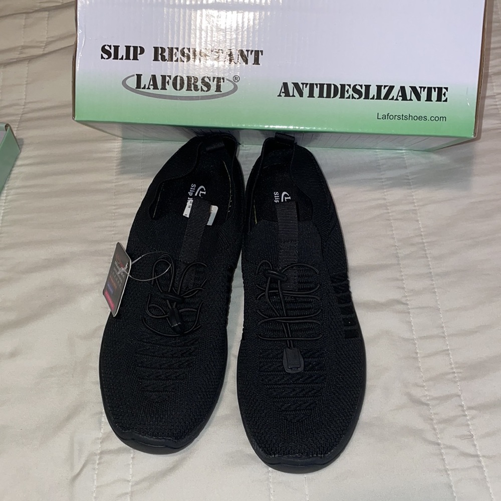 Non-Slip Resistant Shoes - Picture 3 of 4